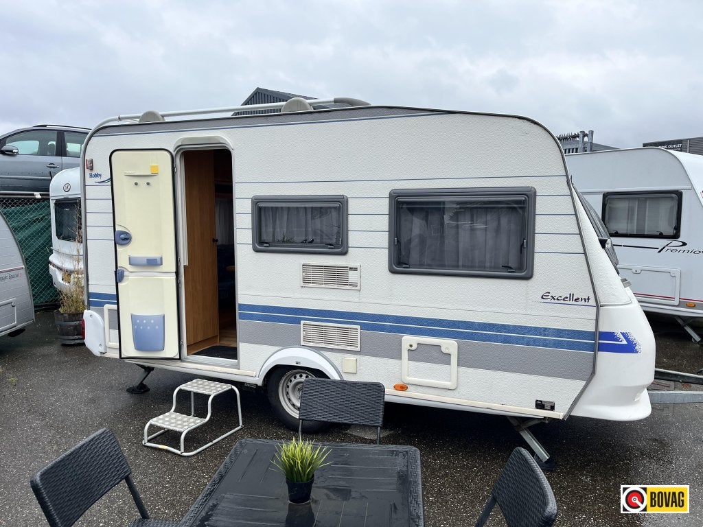 Hobby De Luxe 400 SF, Caravans en Kamperen, Caravans, Niet ingevuld, Hobby, Bedrijf, 750 - 1000 kg