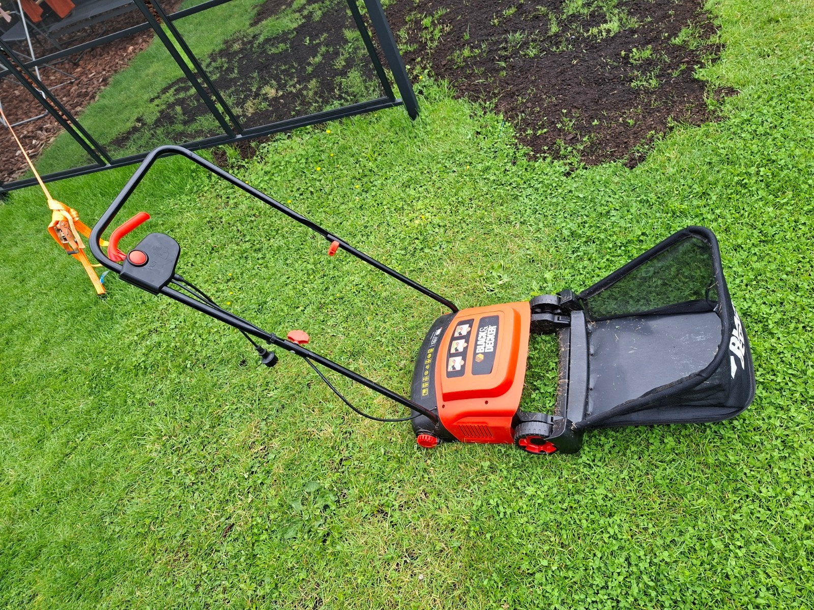 Black & Decker Elektrische verticuteer machine, Tuin en Terras, Ophalen, Cirkelmaaier, Gebruikt, Elektrische grasmaaier