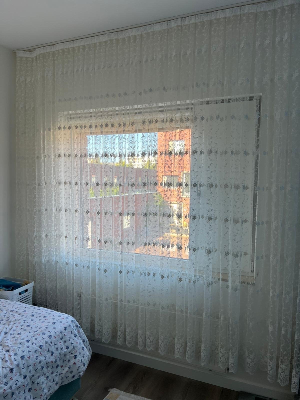 Witte vitrage met patroon, 262x258  cm, Ophalen, Vitrage, Gebruikt, Wit