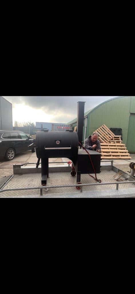 Massieve Amerikaanse Smoker - Eyecatcher met Grote Capacitei, Tuin en Terras, Houtskoolbarbecues, Ophalen of Verzenden, Gebruikt