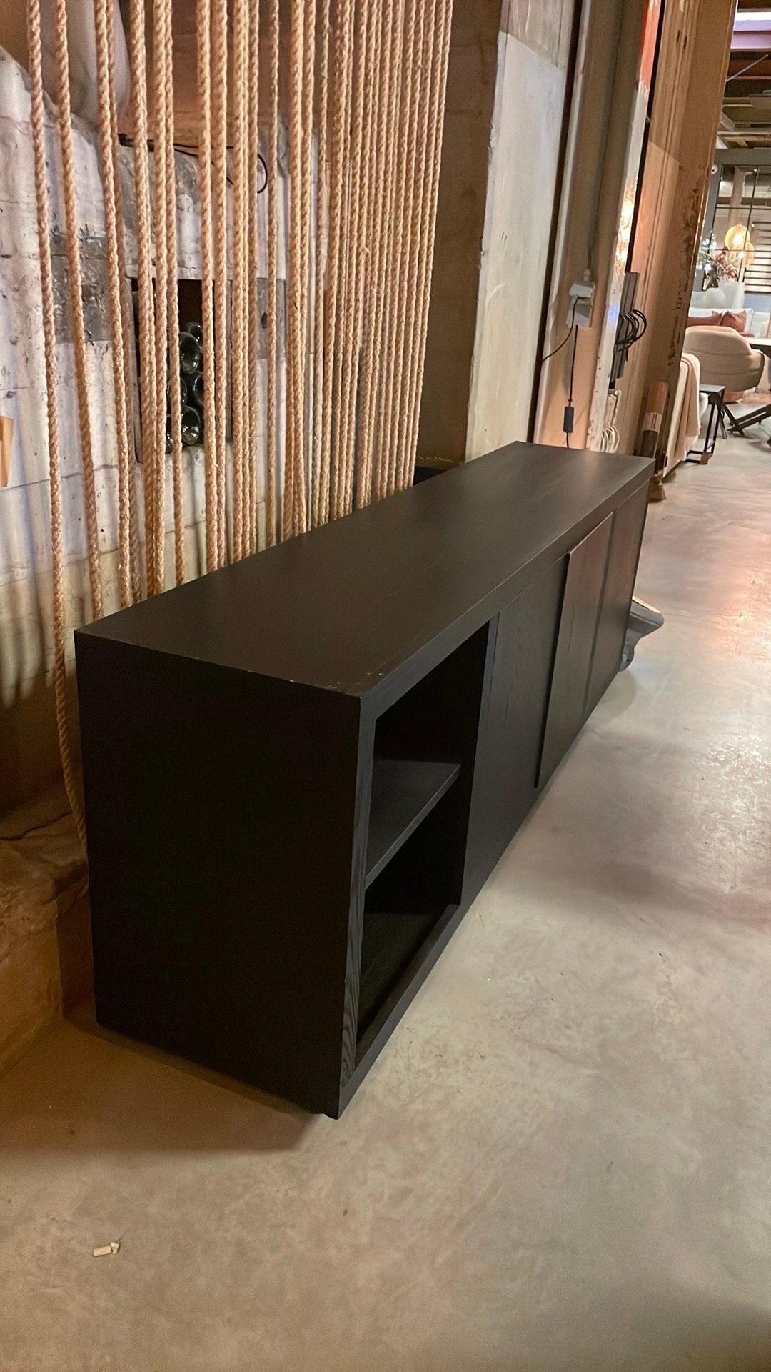 Eleonora Dressoir Zwart | Room108, Huis en Inrichting, Kasten | Dressoirs, Ophalen, Zo goed als nieuw
