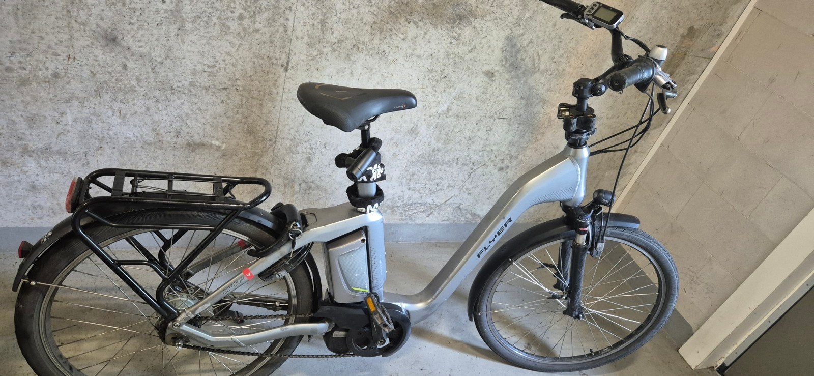 Flyer elektrische fiets 8 v, Zo goed als nieuw, 47 tot 51 cm, 50 km per accu of meer, Ophalen