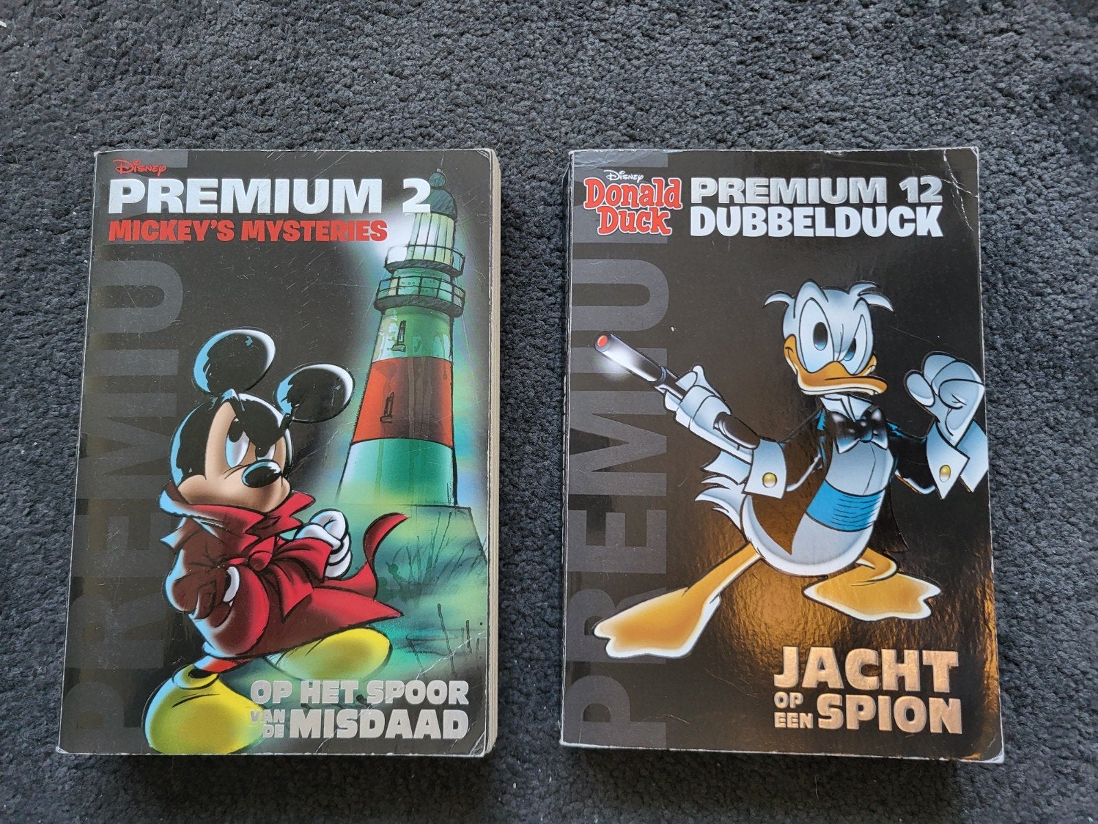 Donald Duck Premium 12 & Mickey's Mysteries Premium 2, Boeken, Meerdere stripboeken, Ophalen of Verzenden, Gelezen
