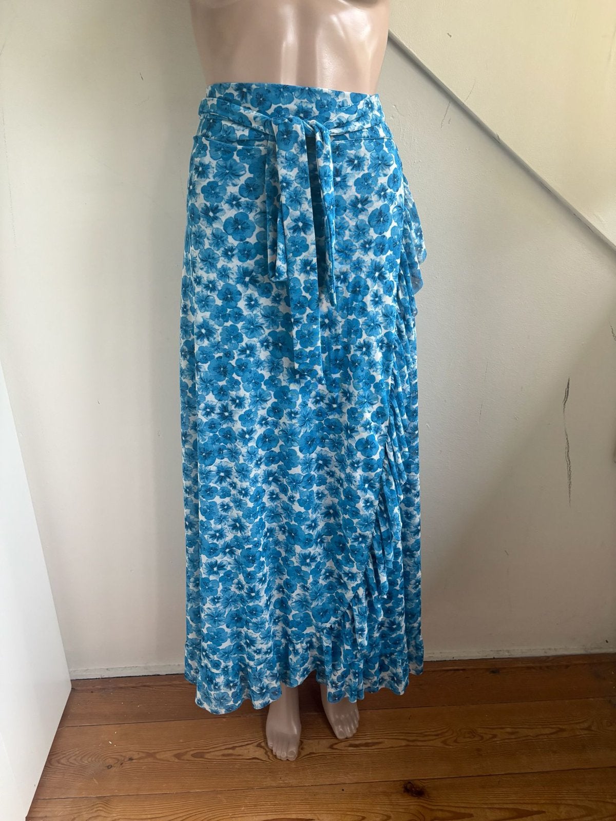 Fabienne Chapot lange wikkelrok maat XL 44 blauw wit bloemen, Kleding | Dames, Rokken, Ophalen of Verzenden, Zo goed als nieuw