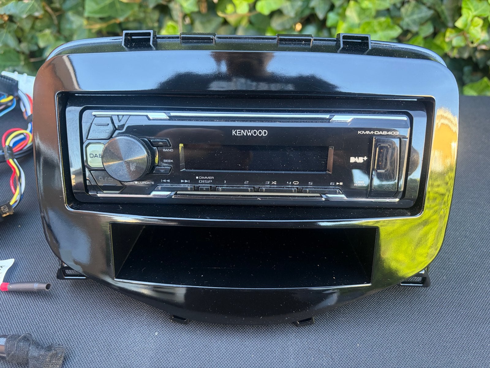 Kenwood KMM-DAB403 met inbouwframe Peugeot 108 / Citroën C1, Ophalen of Verzenden, Zo goed als nieuw