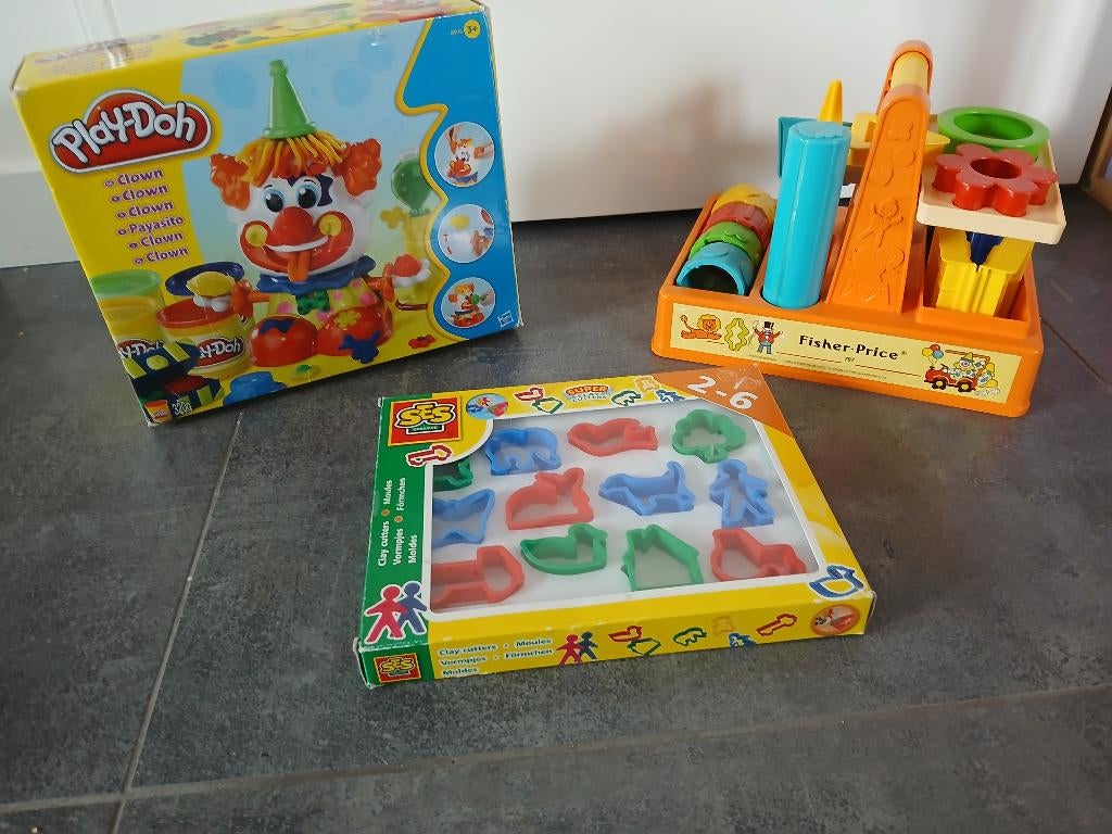 Play-Doh clown, klei uitsteekvormpjes en Fisher Price set, Ophalen of Verzenden, Zo goed als nieuw, Jongen of Meisje