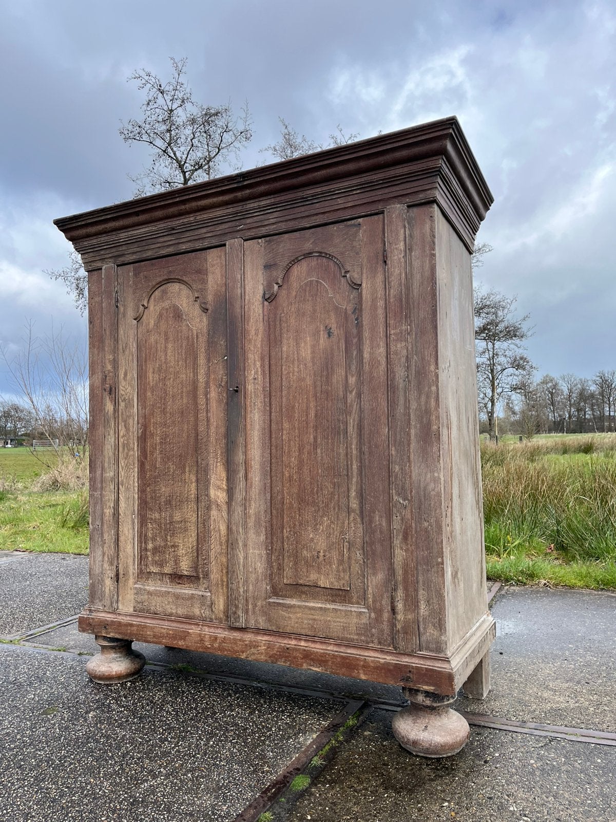 Drentse pastoorkast, Ophalen