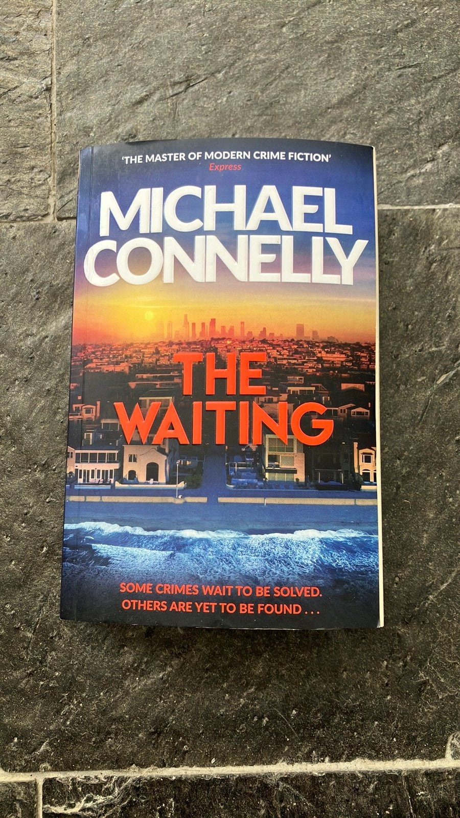 Michael Connelly - The waiting (Engelse paperback), Ophalen of Verzenden, Zo goed als nieuw