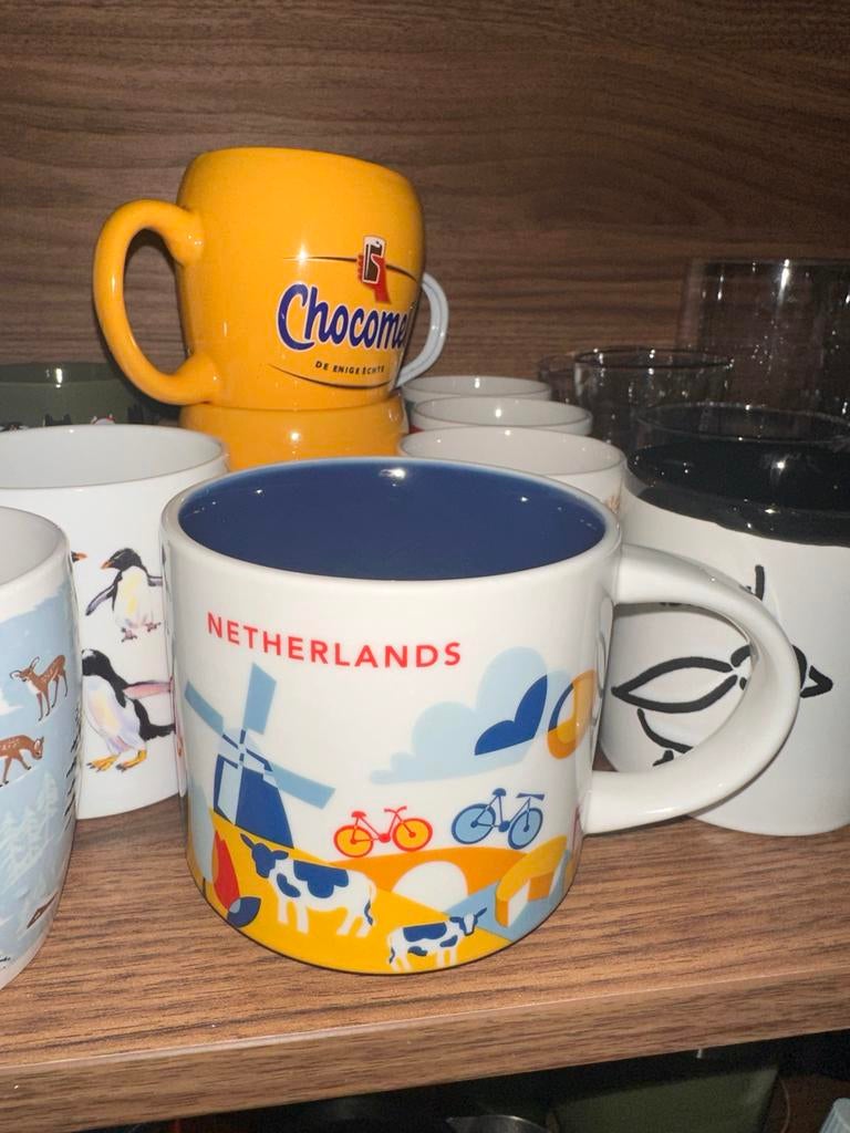 Starbucks you are here Netherlands' mok, Ophalen of Verzenden, Steen/keramiek, Meerkleurig, Overige merken