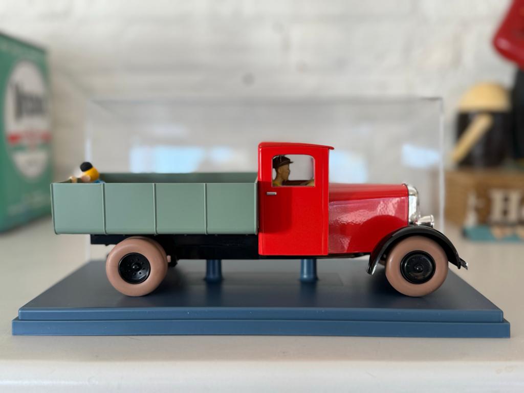 Kuifje De Blauwe Lotus Vrachtwagen 1:24, Verzamelen, Ophalen, Kuifje, Gebruikt, Beeldje of Figuurtje