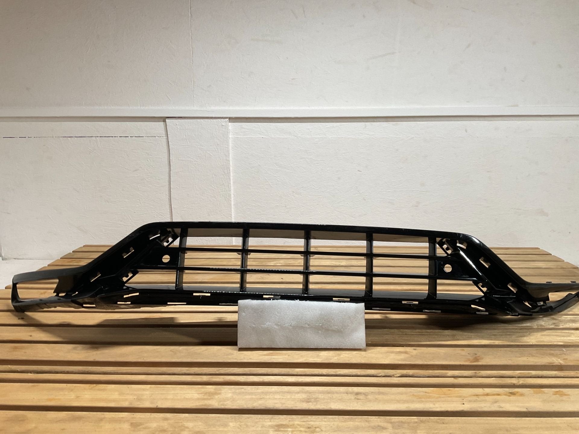 Bumper Grill Volvo XC90 MK2 20 32345457 Bumper rooster VO045, Auto-onderdelen, Gebruikt, Gunnar Engellaus vag 8
405 31  Gothenburg, SE