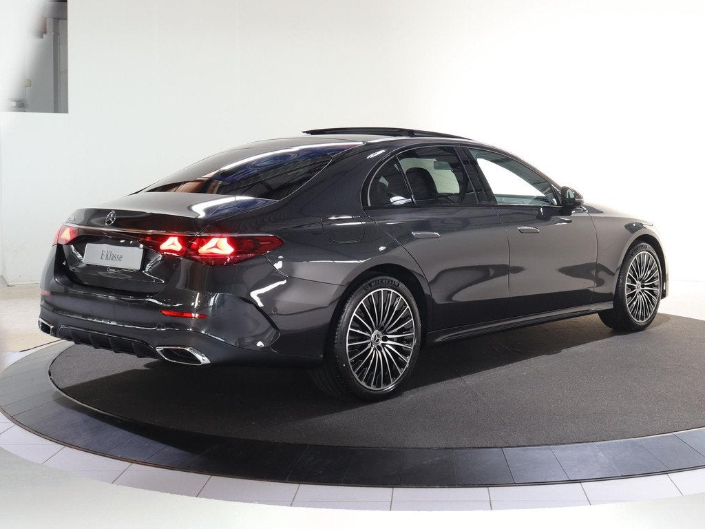Mercedes-Benz E-klasse 300e Sport Edition | Panoramaschuifda, Auto's, Automaat, Achterwielaandrijving, 4 cilinders, Automatische klimaatregeling