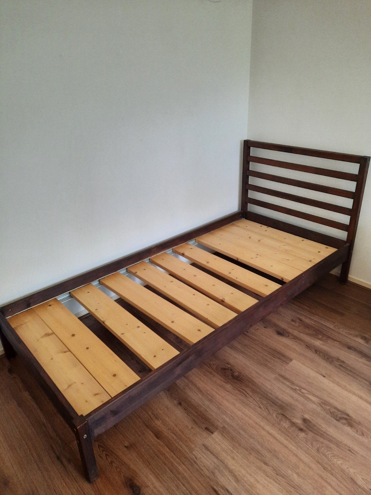 Eenpersoonsbed met lattenbodem - Hout, Huis en Inrichting, Ophalen, Gebruikt, 90 cm, Eenpersoons