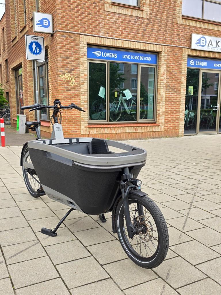 Lovens S65 Krachtige Bakfiets met Toebehoren, 4 kinderen of meer, Huif, Lovens bakfietsen, Zo goed als nieuw