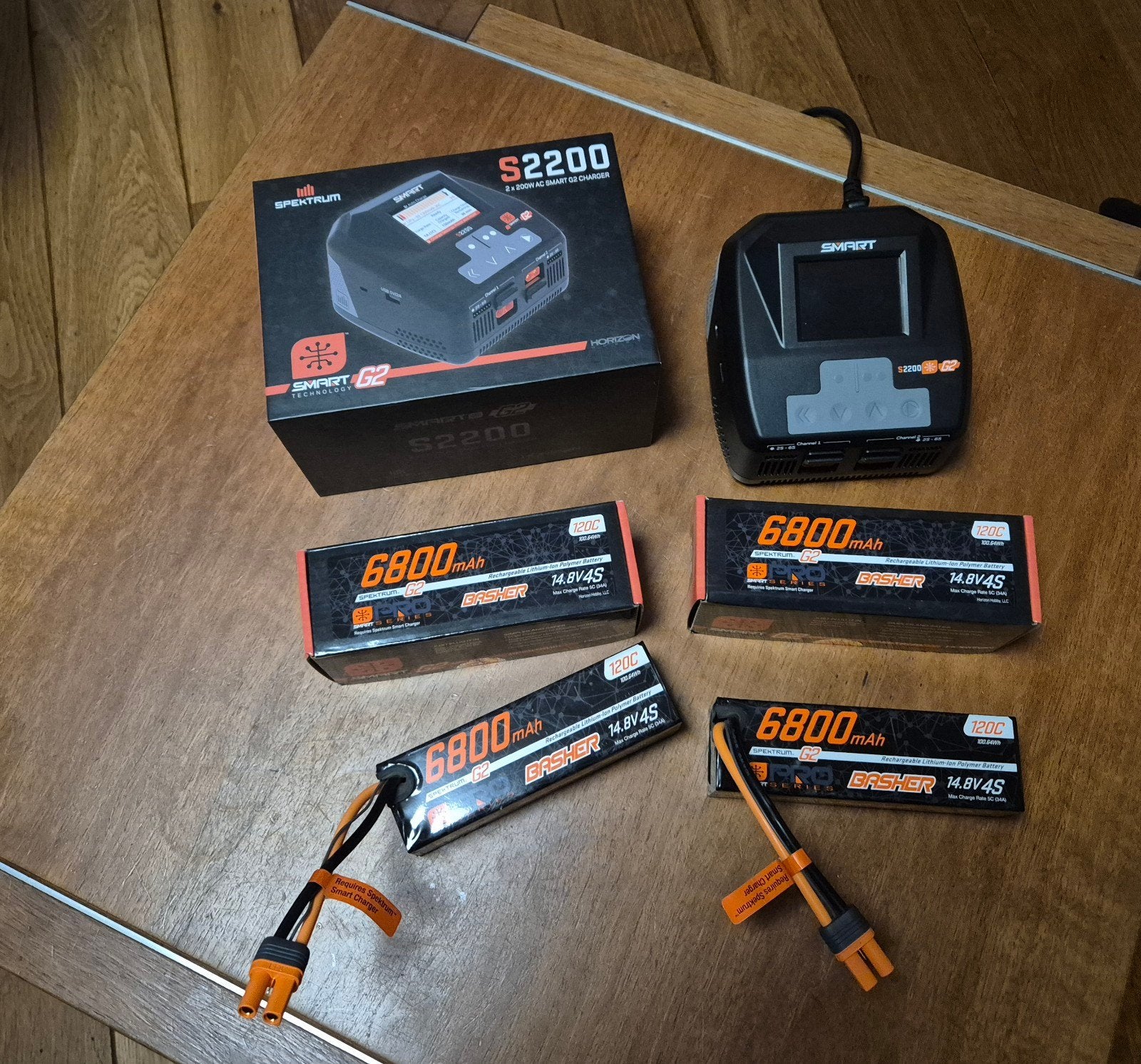 Smart G2 Lipo en lader Set: 2x 4S 6800mAh & S2200 Lader, Ophalen of Verzenden, Zo goed als nieuw