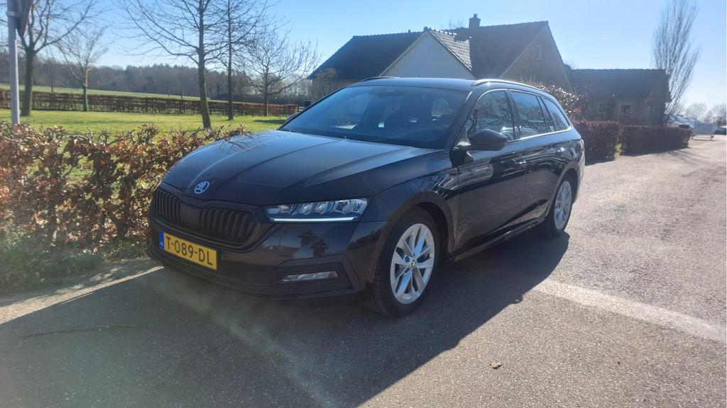 Skoda Octavia Combi 1.0 e-TSI Sport Business CLIMA/NAVI/AUTO, Stof, Gebruikt, Euro 6, 1257 kg