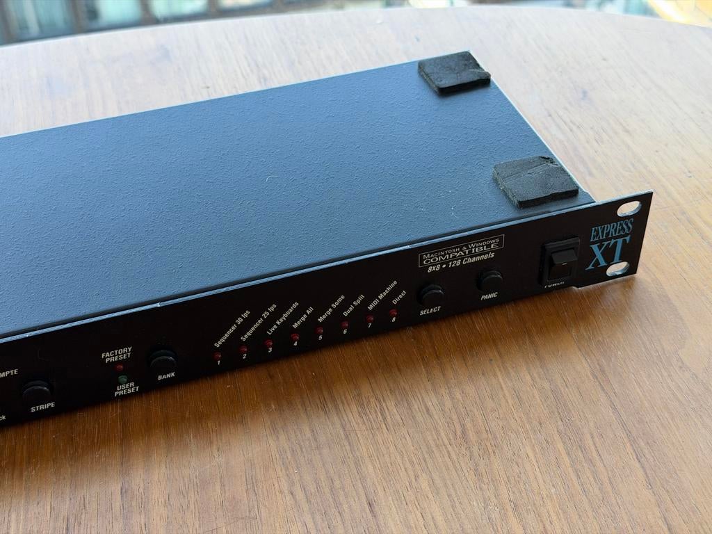 MOTU Midi Express 8x8 MIDI Interface, Muziek en Instrumenten, Midi-apparatuur, Gebruikt, Ophalen of Verzenden
