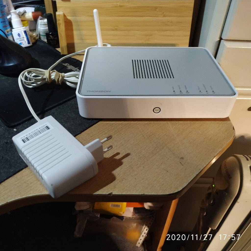Thomson TG712 ADSL WiFi router met FXS VoIP poor, Ophalen of Verzenden, Gebruikt, Router