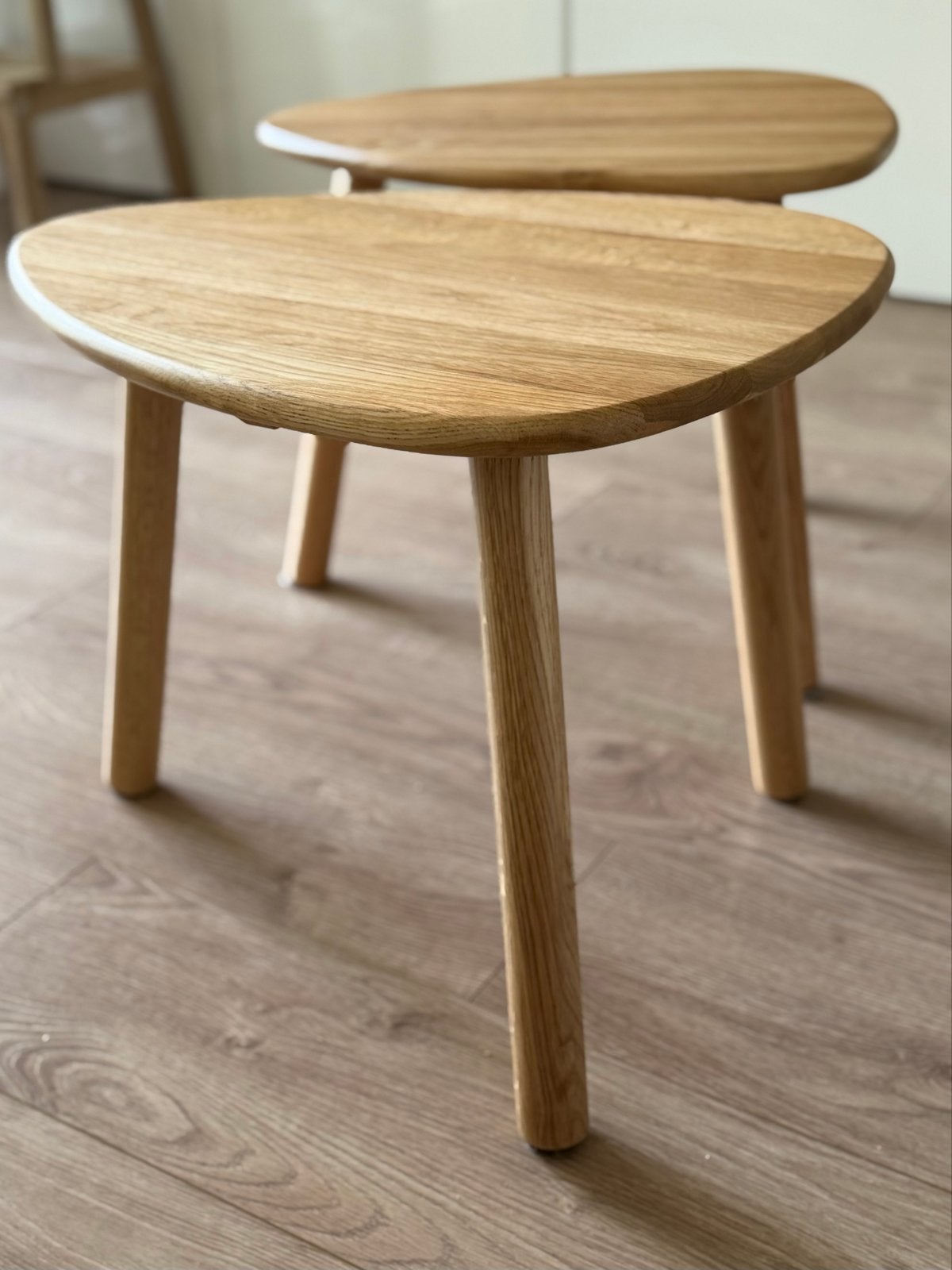2x Jysk VILDBJERG bijzettafels van massief eikenhout, Huis en Inrichting, Tafels | Bijzettafels, Ophalen, Minder dan 45 cm, Minder dan 55 cm