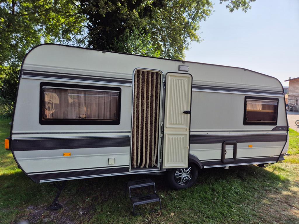 Hobby Prestige 535 gezins caravan || 5 persoons || Voortent, Rondzit, Hobby, Koelkast, Particulier