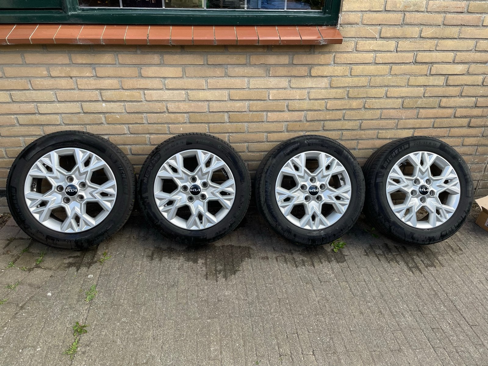 Complete Kia wielen set - Michelin Primacy 4 - 205/55 R16, Auto-onderdelen, Banden en Velgen, Ophalen, Gebruikt, 16 inch, Banden en Velgen