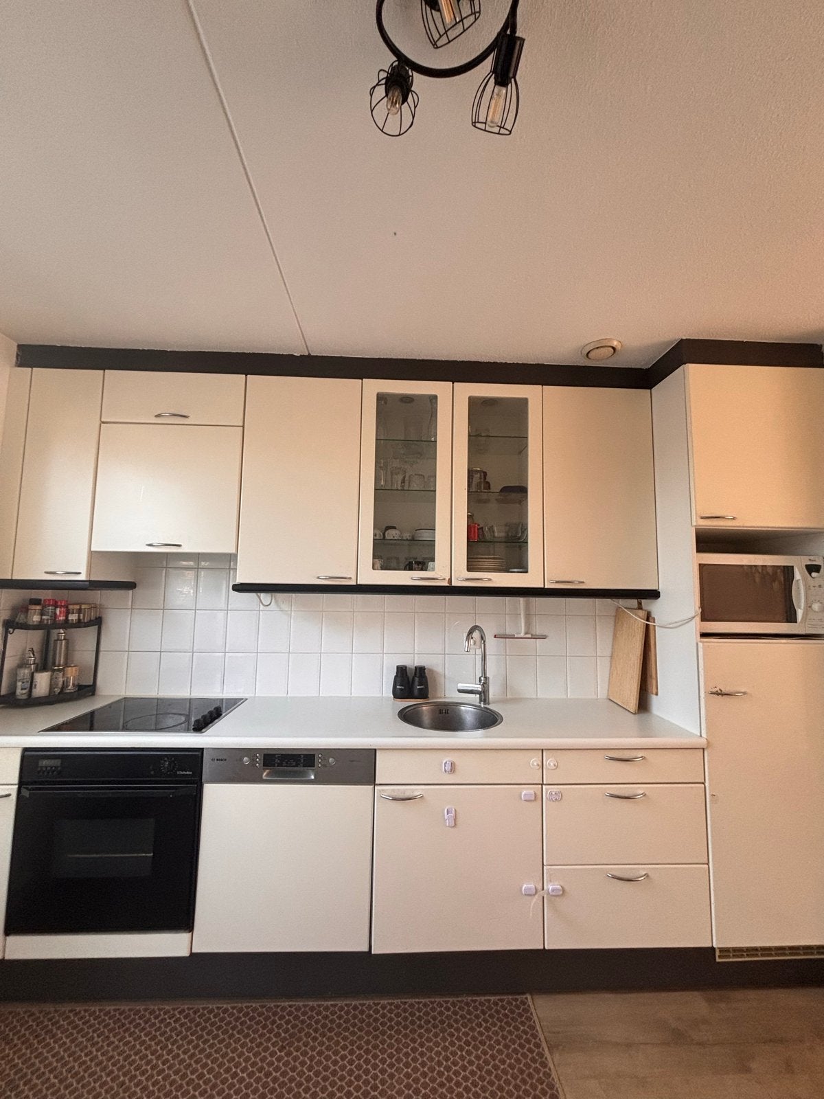 Complete keuken met inbouwapparatuur - Zo goed als nieuw, Enkelwandige keuken, Ophalen of Verzenden, Zo goed als nieuw, Kunststof