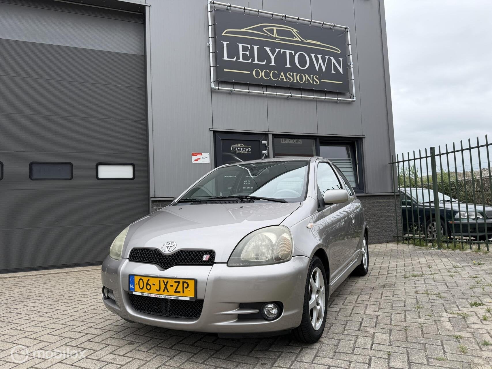 Toyota Yaris 1.5-16V VVT-i T-Sport,Airco Dealer onderhouden, Auto's, Toyota, Voorwielaandrijving, 1497 cc, Gebruikt, 31 €/maand