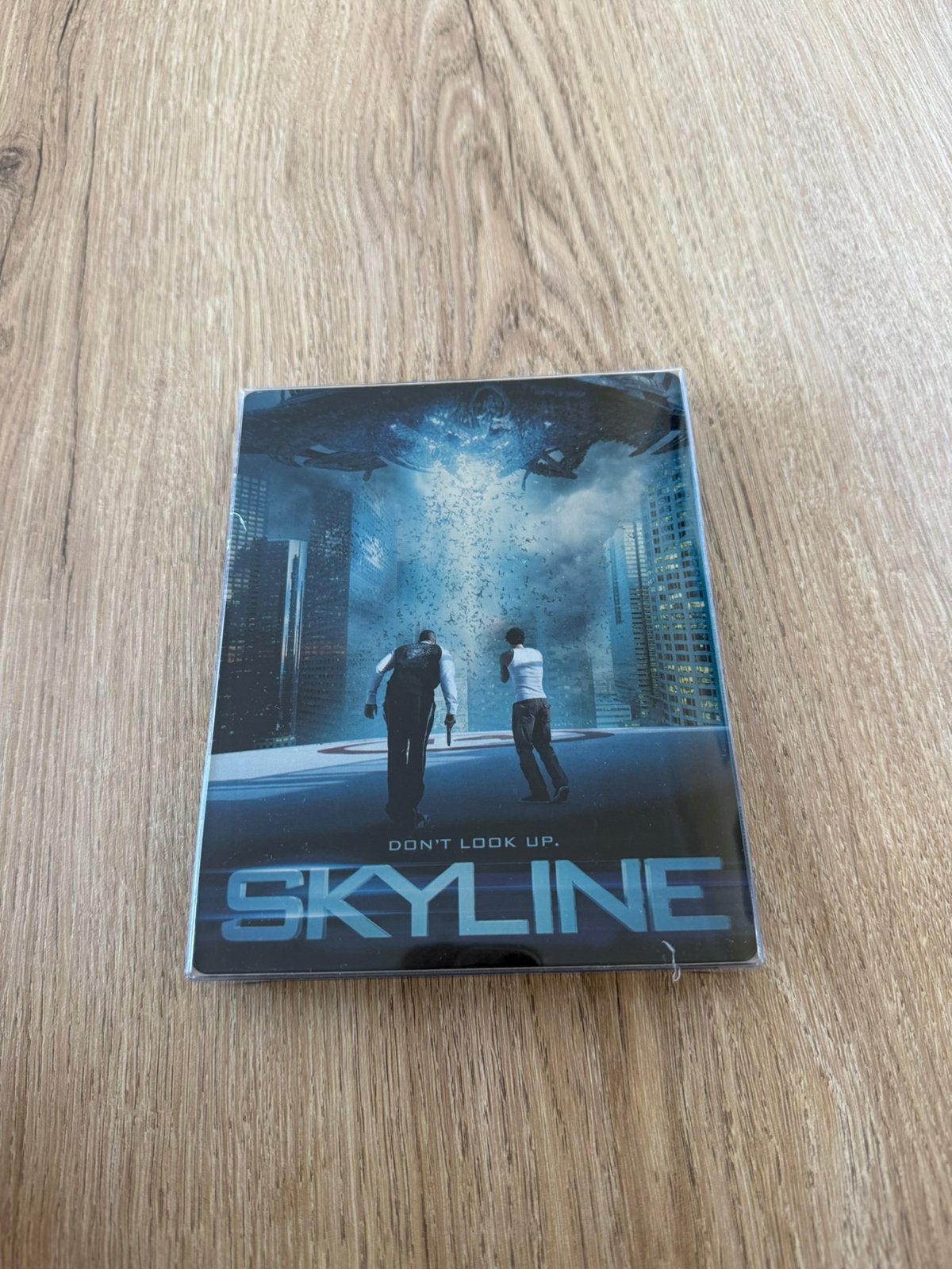 Skyline, Verzenden, Zo goed als nieuw, Actie