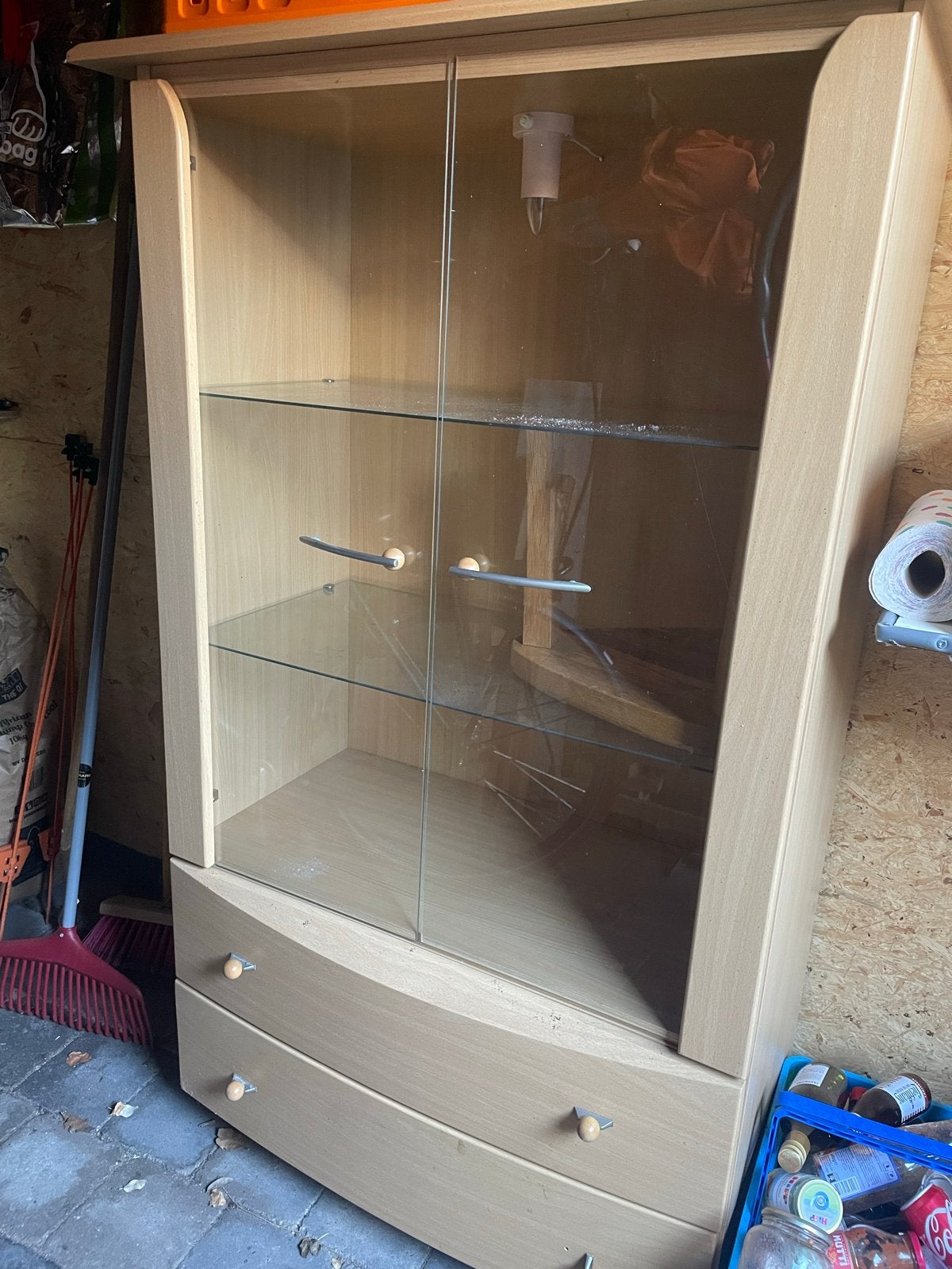 Vitrinekast met lades en glazen deuren - handgreep los, Ophalen, Gebruikt, 50 tot 100 cm, Met lade(s)