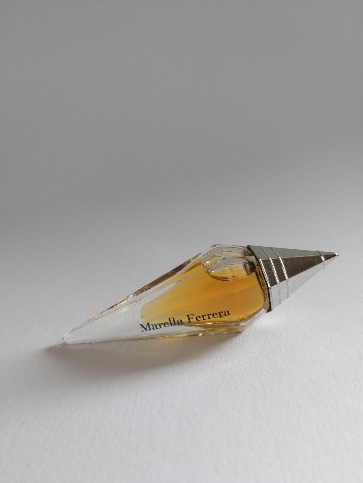 Marella Ferrera parfum miniatuur, Ophalen of Verzenden, Zo goed als nieuw