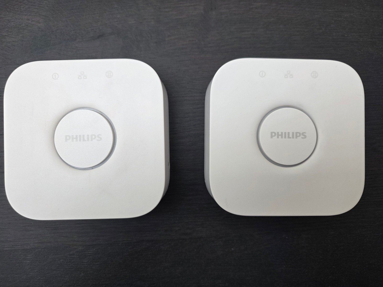2x Philips Hue Bridge V2 - Smart Home Hub, Ophalen of Verzenden, Zo goed als nieuw, Philips