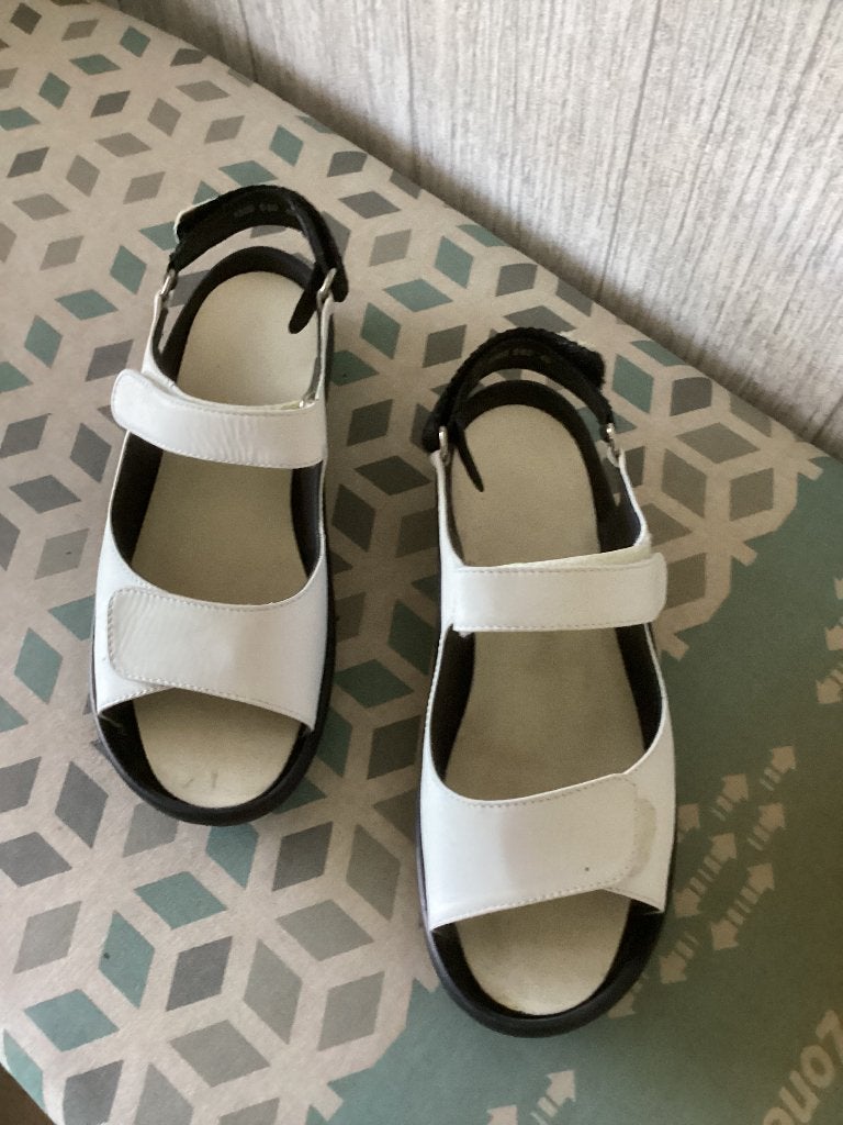 Schoenen maat 40, Wit, Overige typen, Ophalen of Verzenden, Zo goed als nieuw