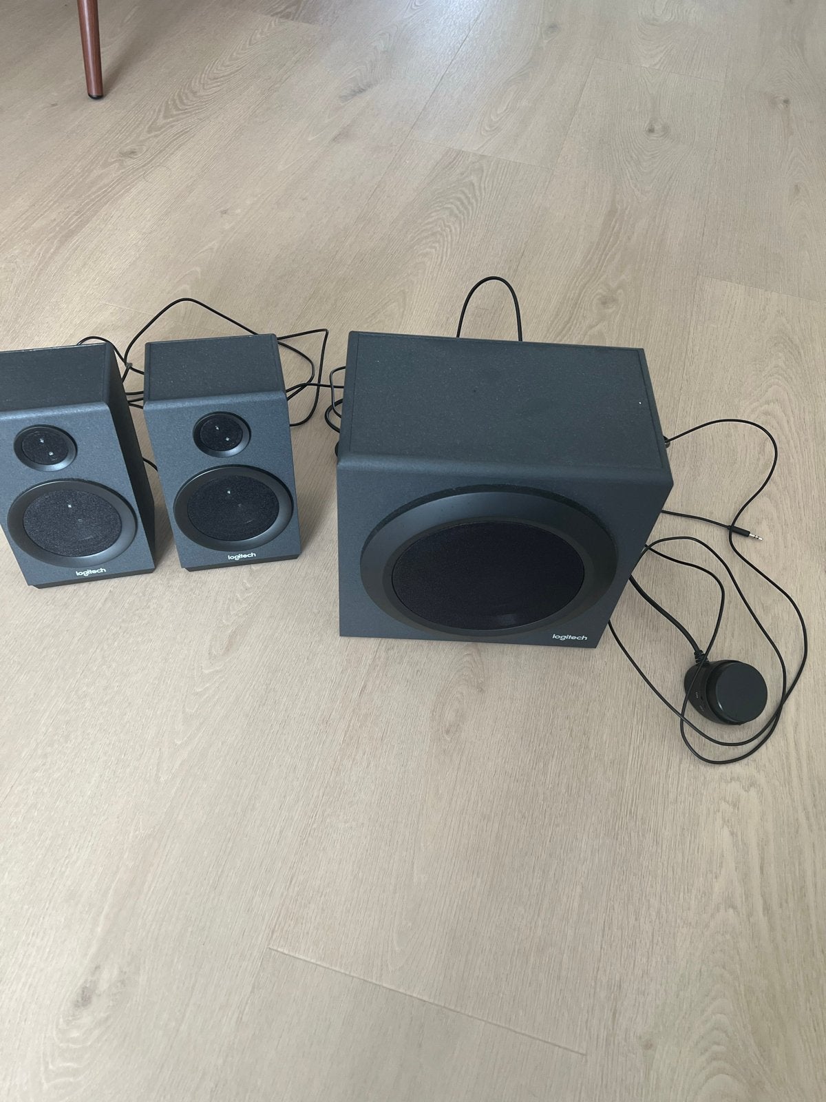 Logitech Z333 2.1 Multimedia Speakerset met Subwoofer, Ophalen of Verzenden, Zo goed als nieuw, Audiokanaal 2.1
