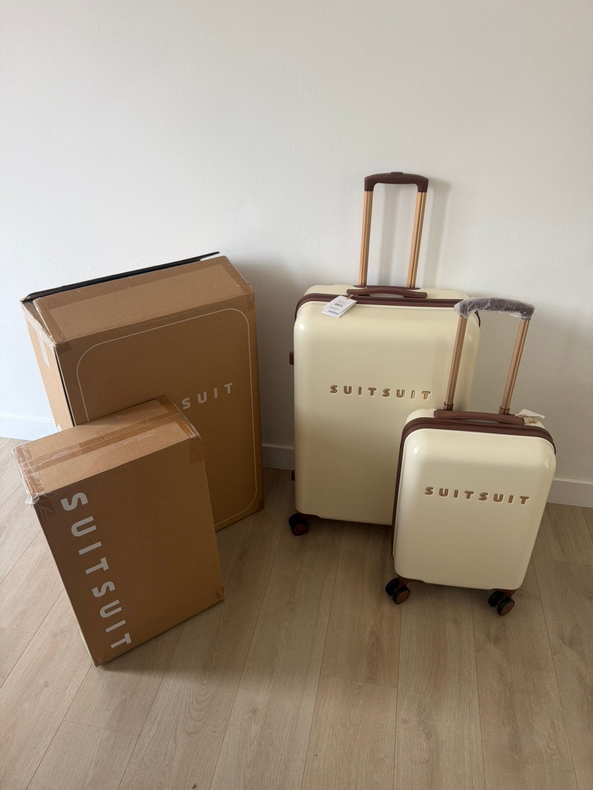 SuitSuit koffer set - Antique White - NIEUW, Sieraden, Tassen en Uiterlijk, Koffers, Ophalen, Hard kunststof, 45 tot 55 cm, Slot