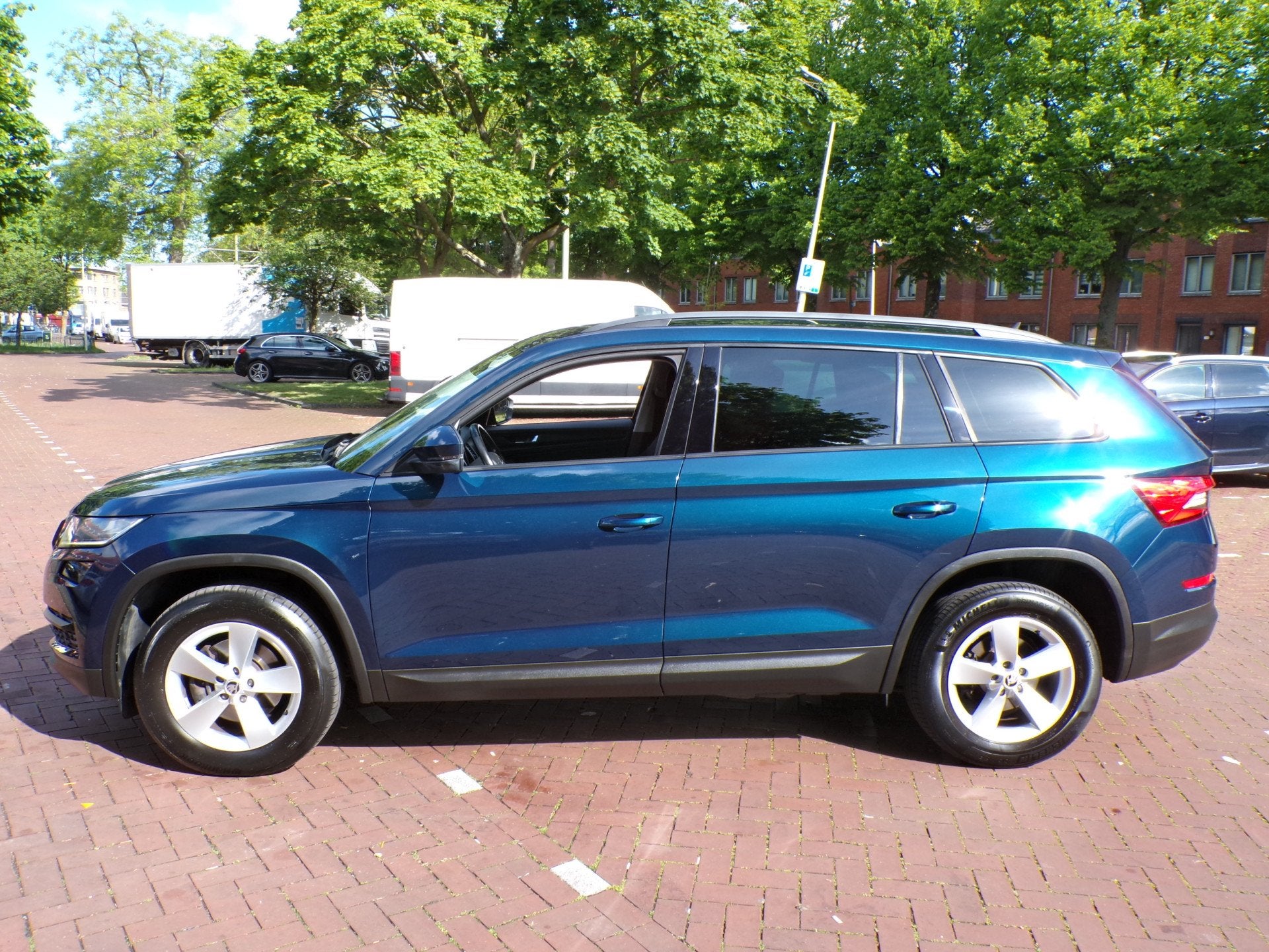 Skoda Kodiaq 1.4 TSI ACT 4x4 Style 7p. 7 PERSOONS NAVI TEL C, Auto's, Gebruikt, Euro 6, 4 cilinders, 7 stoelen