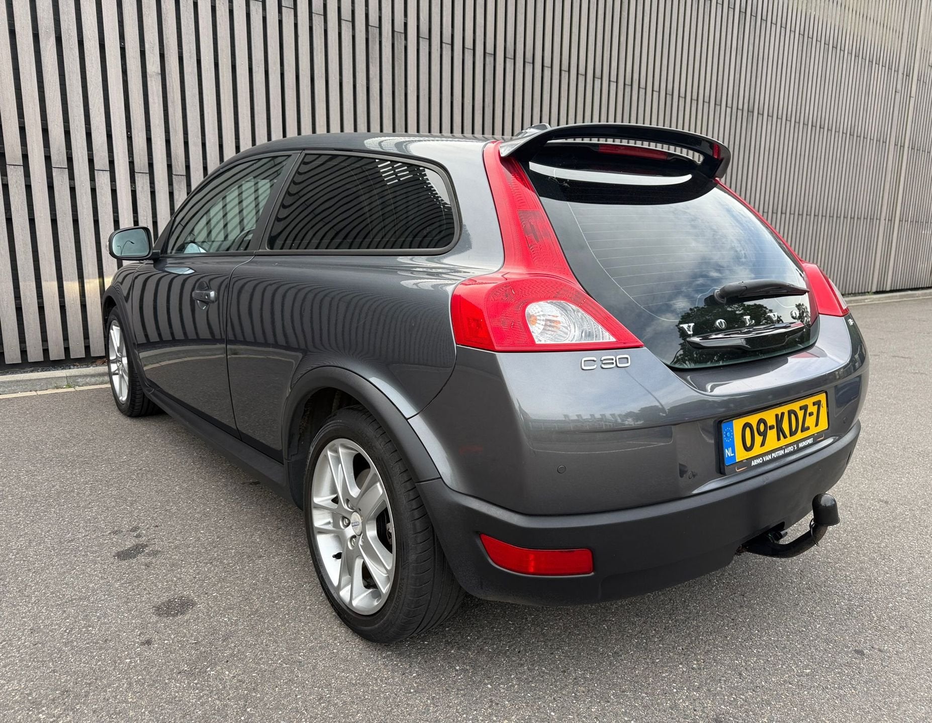 Volvo C30 1.8 Sport /Leer /Dynaudio /Trekhaak, Auto's, Volvo, 125 pk, Zwart, 4 cilinders, 4 stoelen