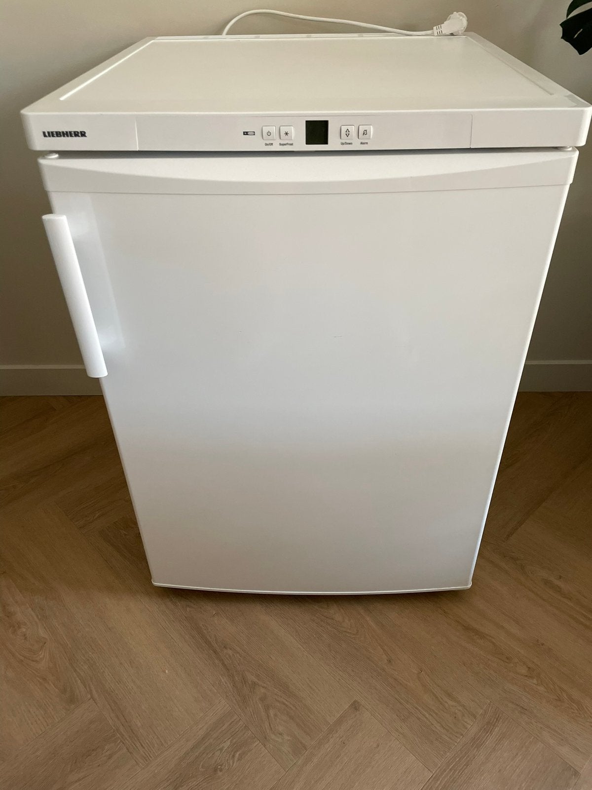 Liebherr nofrost vriezer tafelmodel 3 laden, Minder dan 85 cm, Minder dan 60 cm, Zo goed als nieuw, Vrijstaand