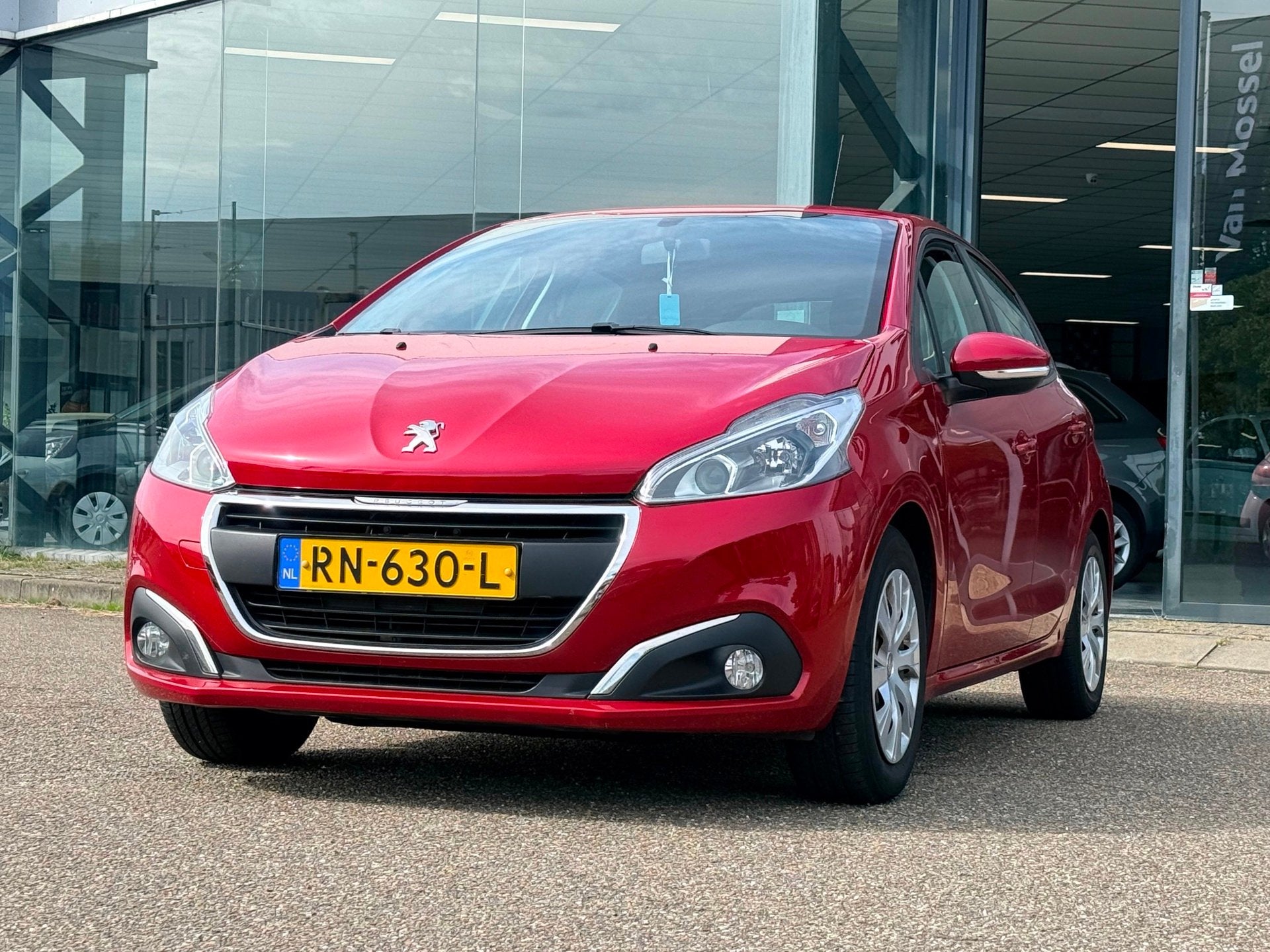 Peugeot 208 1.2 PureTech Blue Lionbj 2018 5-deurs airco Reim, Auto's, Voorwielaandrijving, Gebruikt, 1199 cc, 82 pk
