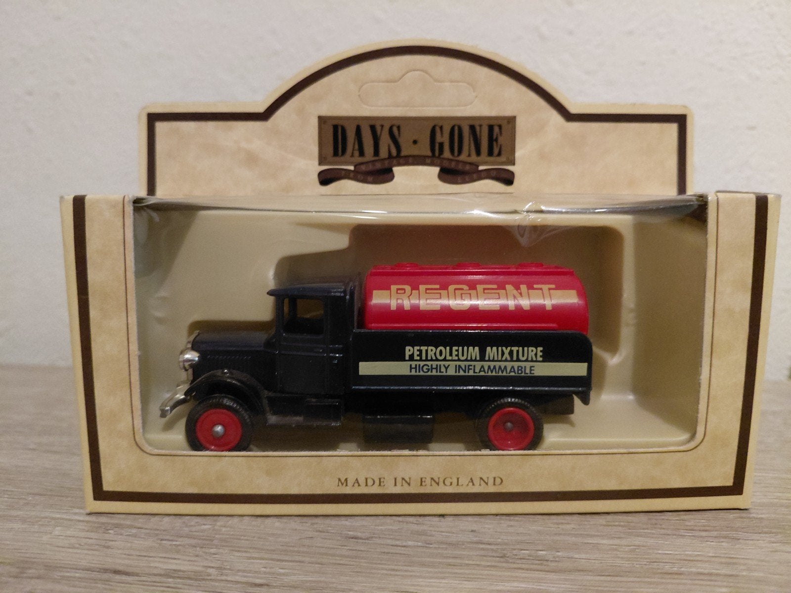 'Regent Oil' 1934 Mack Tanker, Hobby en Vrije tijd, Modelbouw | Auto's en Voertuigen, Overige merken, 1:50 of kleiner, Verzenden