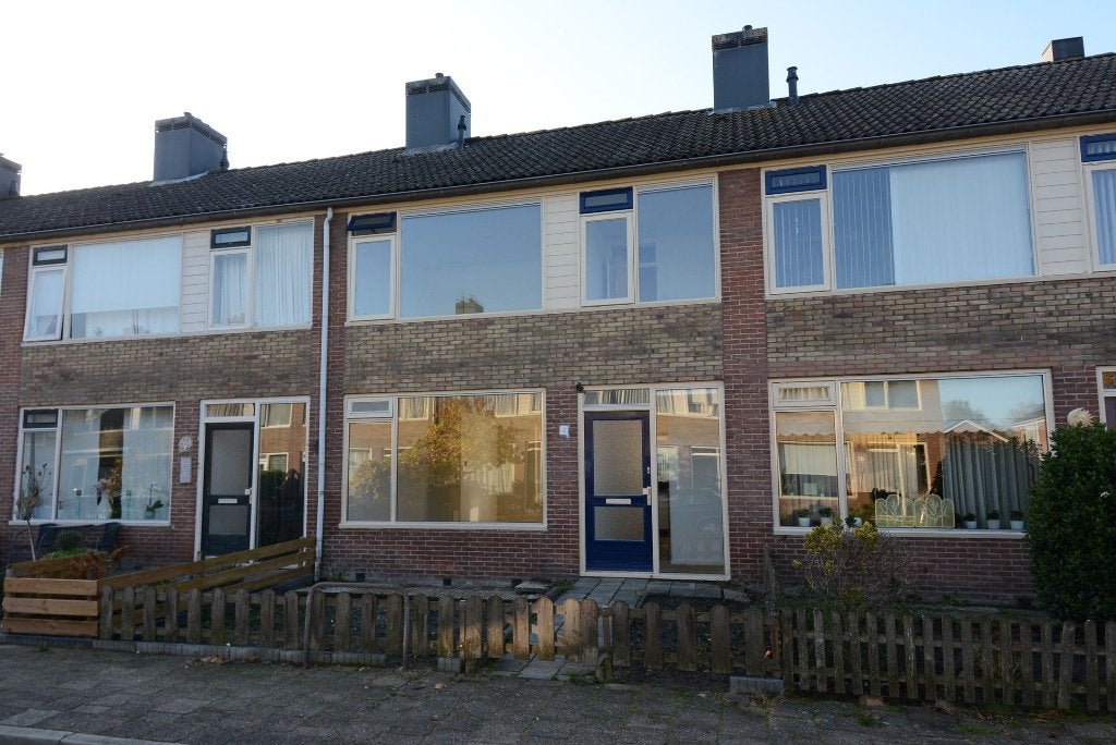 Te huur - Ruime en verduurzaamde woning met 4 slaapkamers, Direct bij eigenaar, Veendam, Tussenwoning, Groningen
