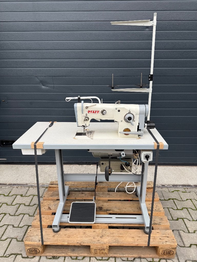 Pfaff 418 zigzag naaimachine met draadtrimmer, Hobby en Vrije tijd, Naaimachines en Toebehoren, Ophalen, Naaimachine, Industrieel