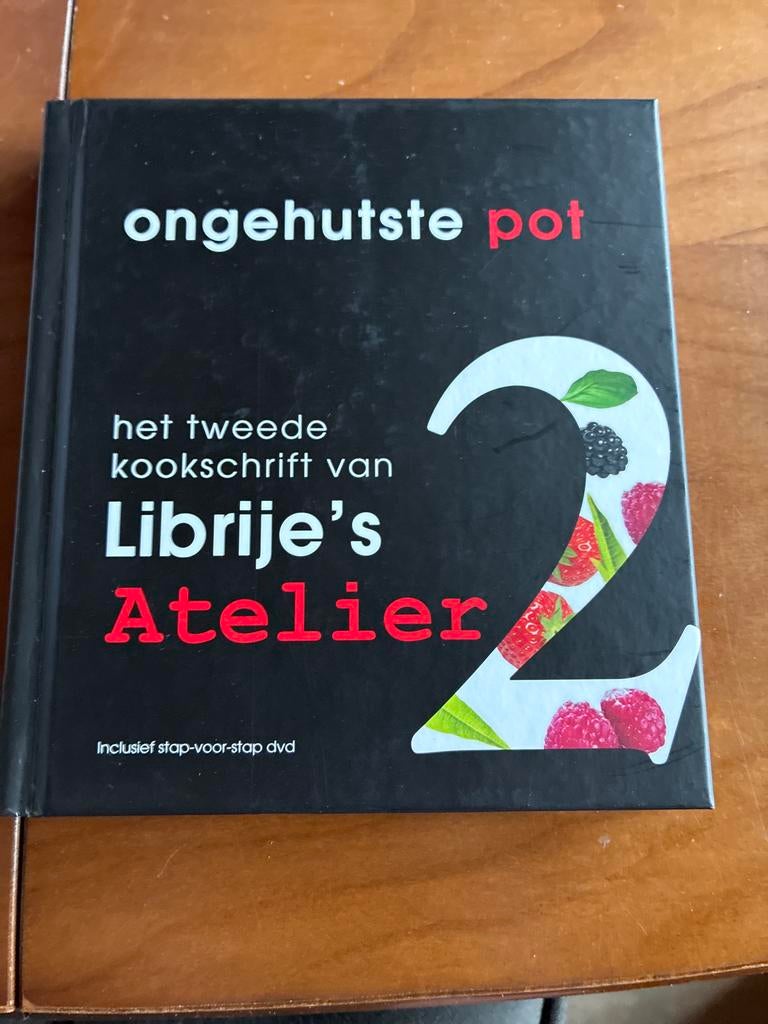 Ongehutste Pot 2 kookschrift Librije's Atelier, Ophalen of Verzenden, Zo goed als nieuw, Europa, Hoofdgerechten