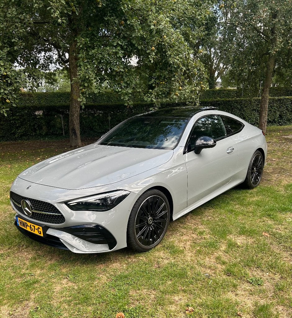 Mercedes-Benz CLE Coupé 300 / 4MATIC AMG Line / Panorama, Auto's, Automaat, Dealer onderhouden, 1800 kg, 4 cilinders