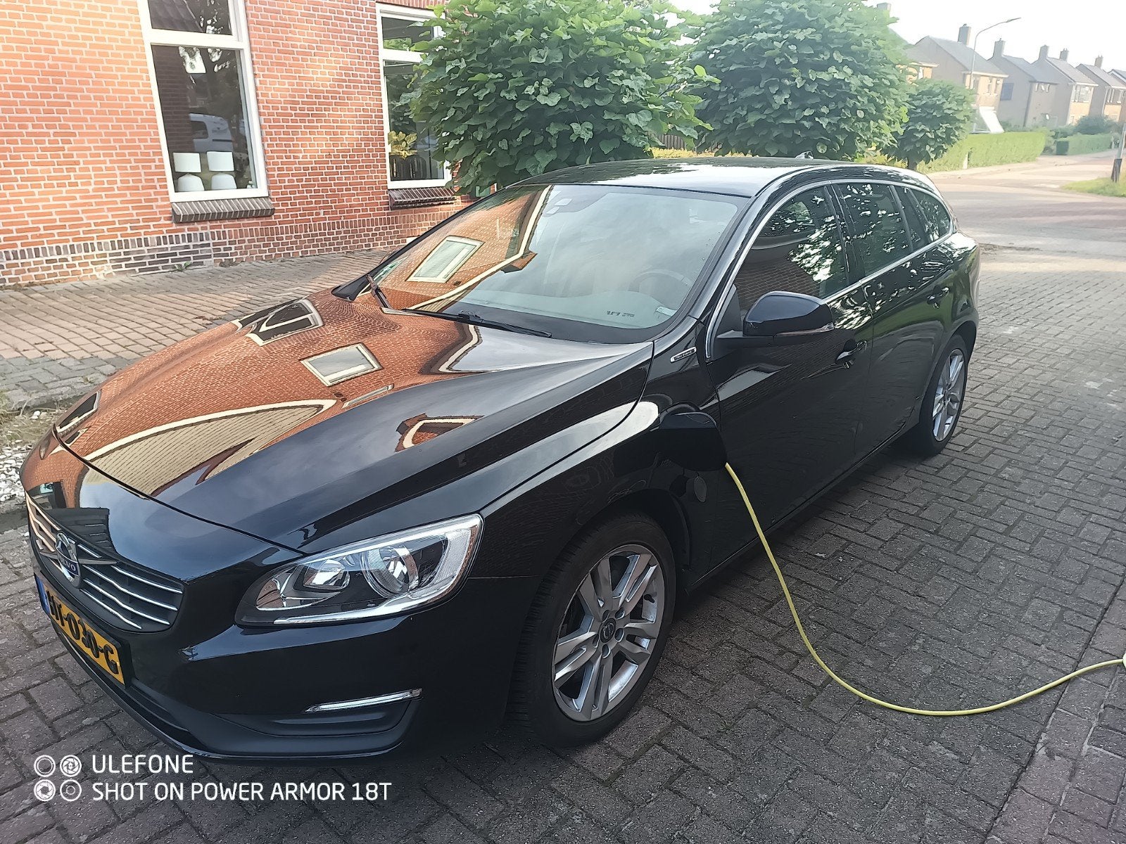 Volvo V60 D6 Twin Engine 288pk Geartronic AWD Plug In Hybrid, Automaat, 1800 kg, Zwart, Vierwielaandrijving