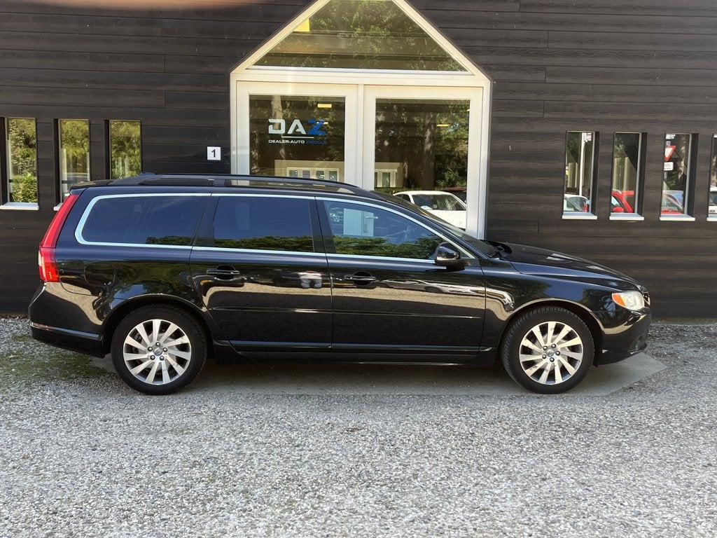 Volvo V70 1.6 T4 Limited Edition Aut/Ecc/Leer/Navi/Trekhaak, Euro 5, Gebruikt, Zwart, 4 cilinders