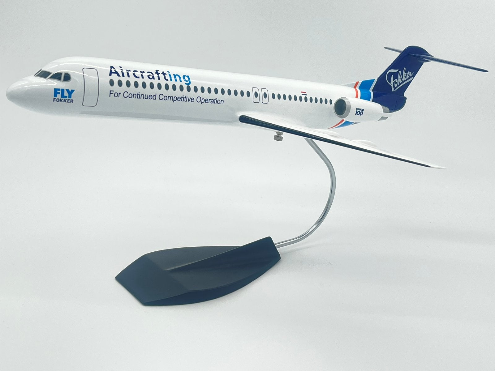 Lupa Fokker 100 Schaal 1:72 Solid Resin Nieuw in Doos, Verzamelen, Schaalmodel, 2992JB, Ophalen of Verzenden, Operations@airvito.com
