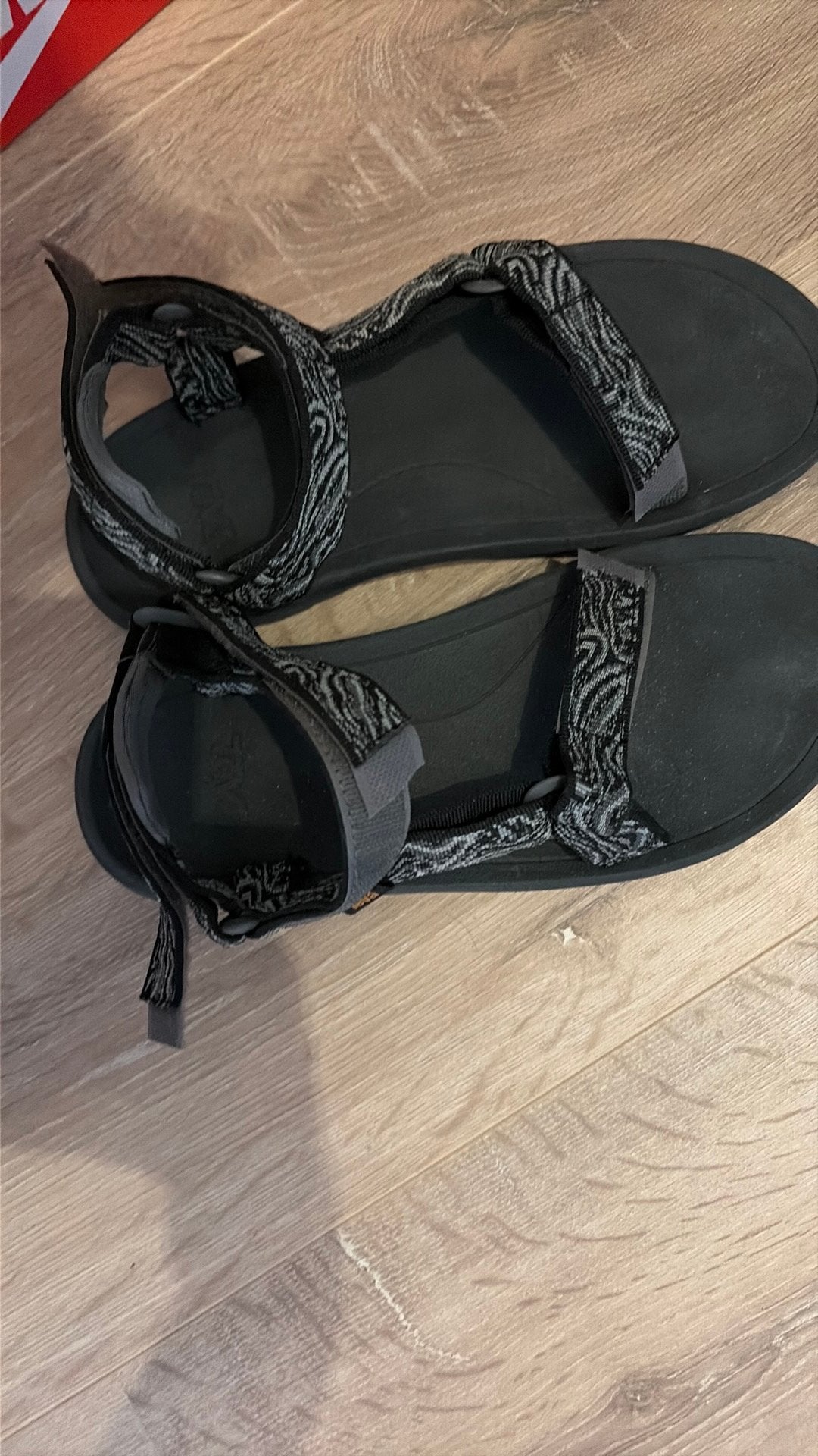 Teva slippers, Kleding | Heren, Schoenen, Ophalen of Verzenden, Zo goed als nieuw, Zwart