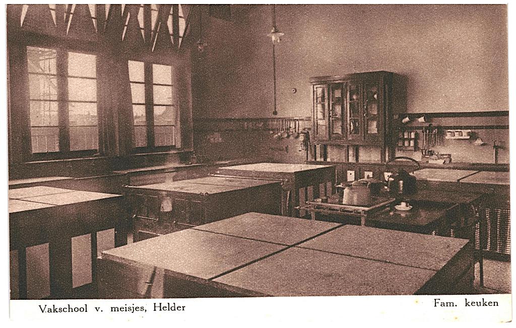 700089 Helder Vakschool v Meisjes Fam Keuken Niet Gelopen