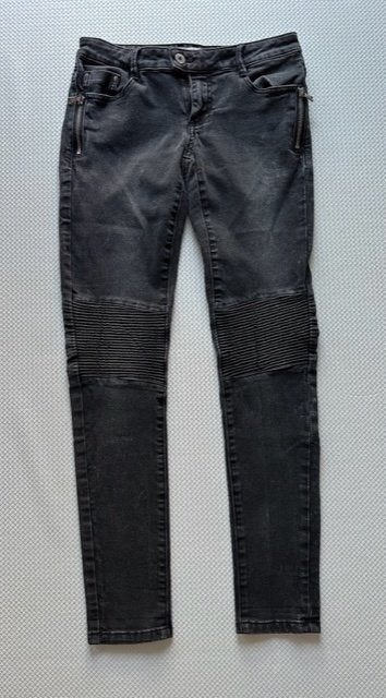 Jeans biker broek van J.Jeans maat 26/36 zgan (R195), J.Jeans, Zwart, Ophalen of Verzenden, Zo goed als nieuw