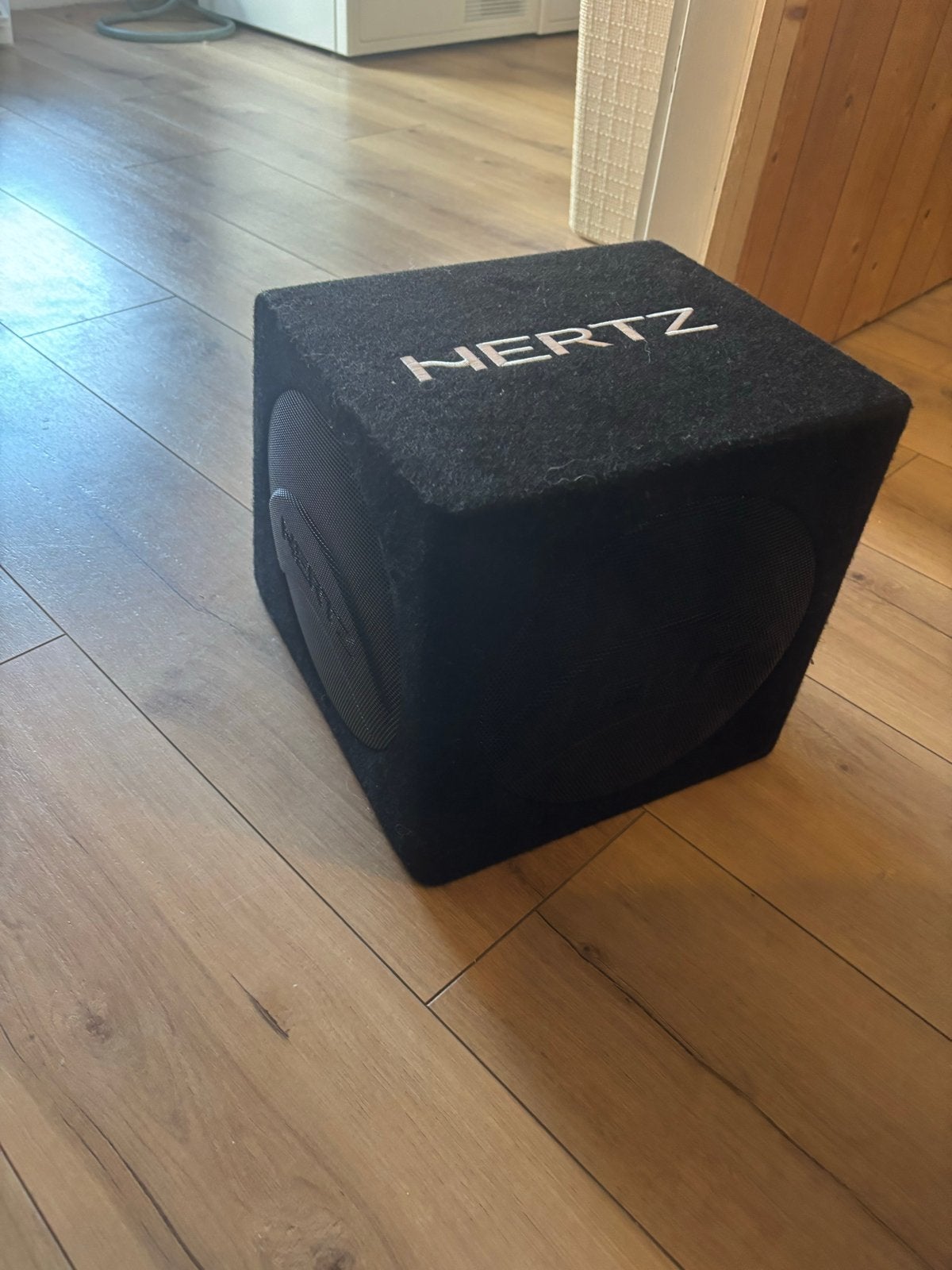 Hertz Subwoofer - Krachtige Bass voor in de Auto, Ophalen, Gebruikt, Universele onderdelen